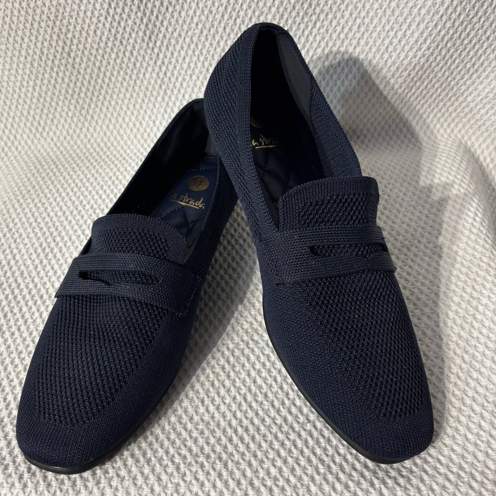 LA STRADA Sz 41 Navy Knit Slip-On Loafers Squarish Toe